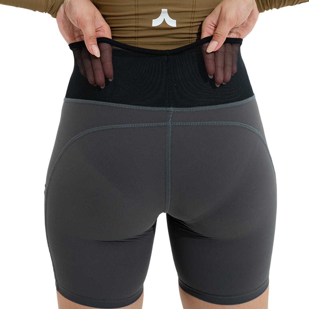 Manta Liberta Forma Libera Thights Short 5 Inch Women Celana Olahraga Pendek Wanita